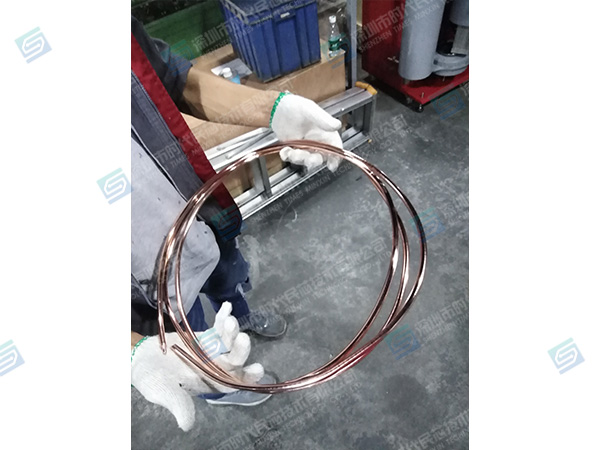 精密導(dǎo)體高真空母材成型裝置（雙）